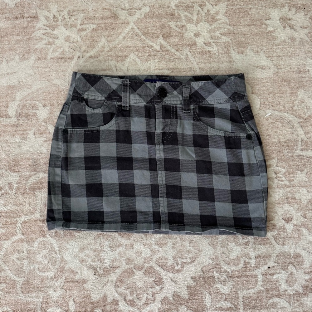 Miley Cyrus plaid miniskirt, y2k, size XS, black and grey, plaid